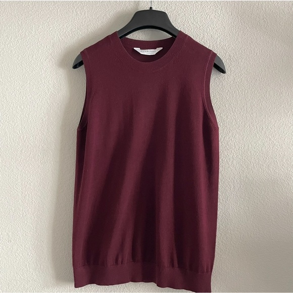 Everlane Tops - Everlane burgundy Knit Sleeveless Top Sz XS Wool